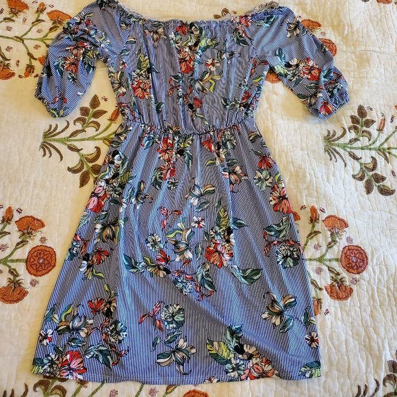 Tacera Dresses & Skirts - summery stretchy, off-shoulder dress EUC Size L
